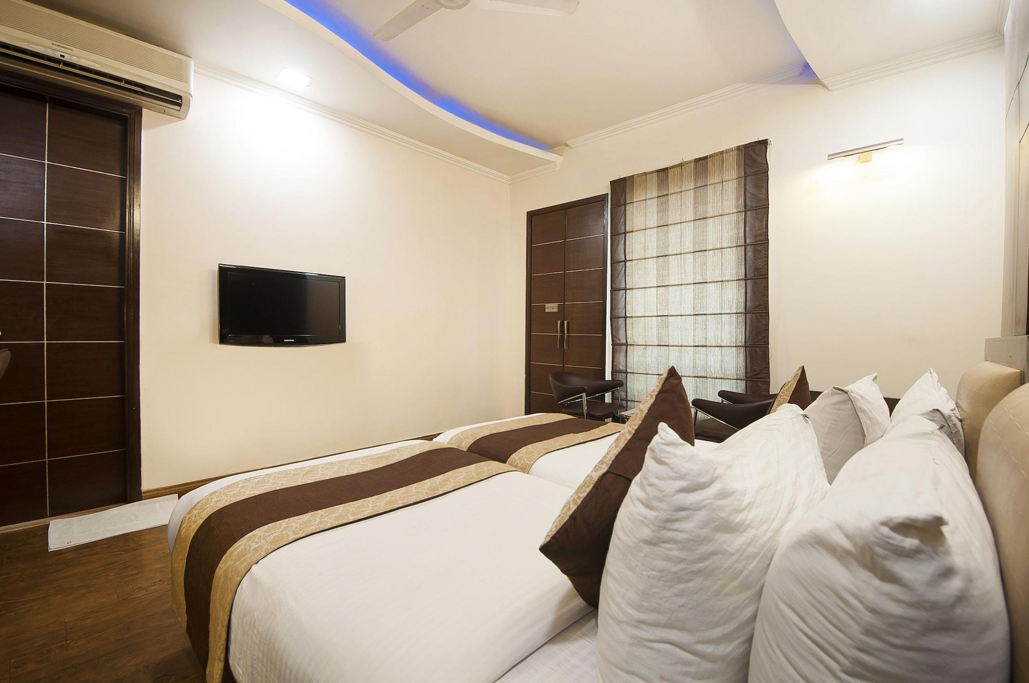 Hotel Le Cadre New Delhi Exterior photo