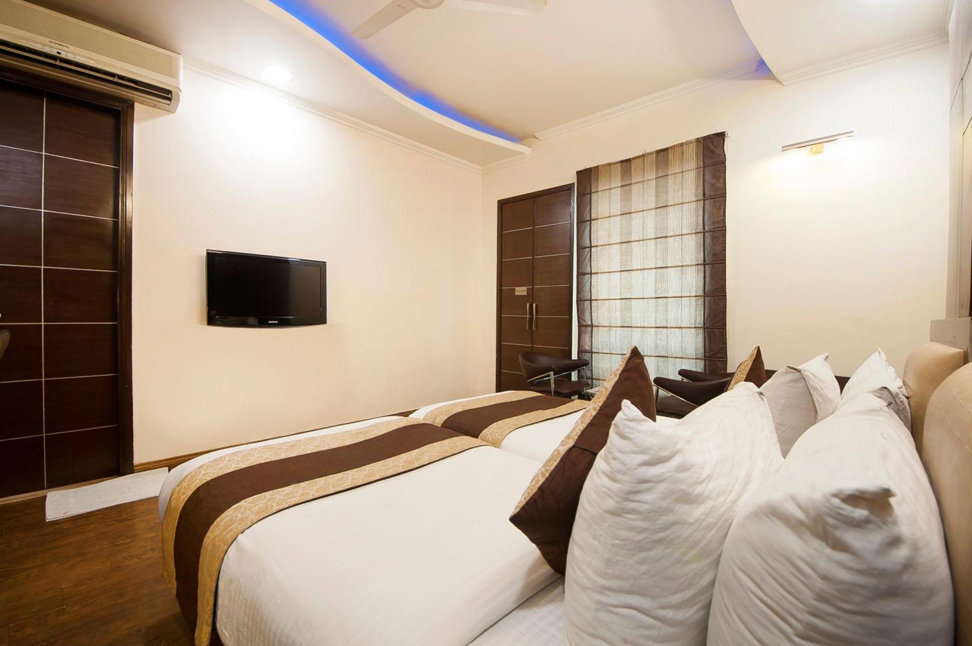 Hotel Le Cadre New Delhi Exterior photo