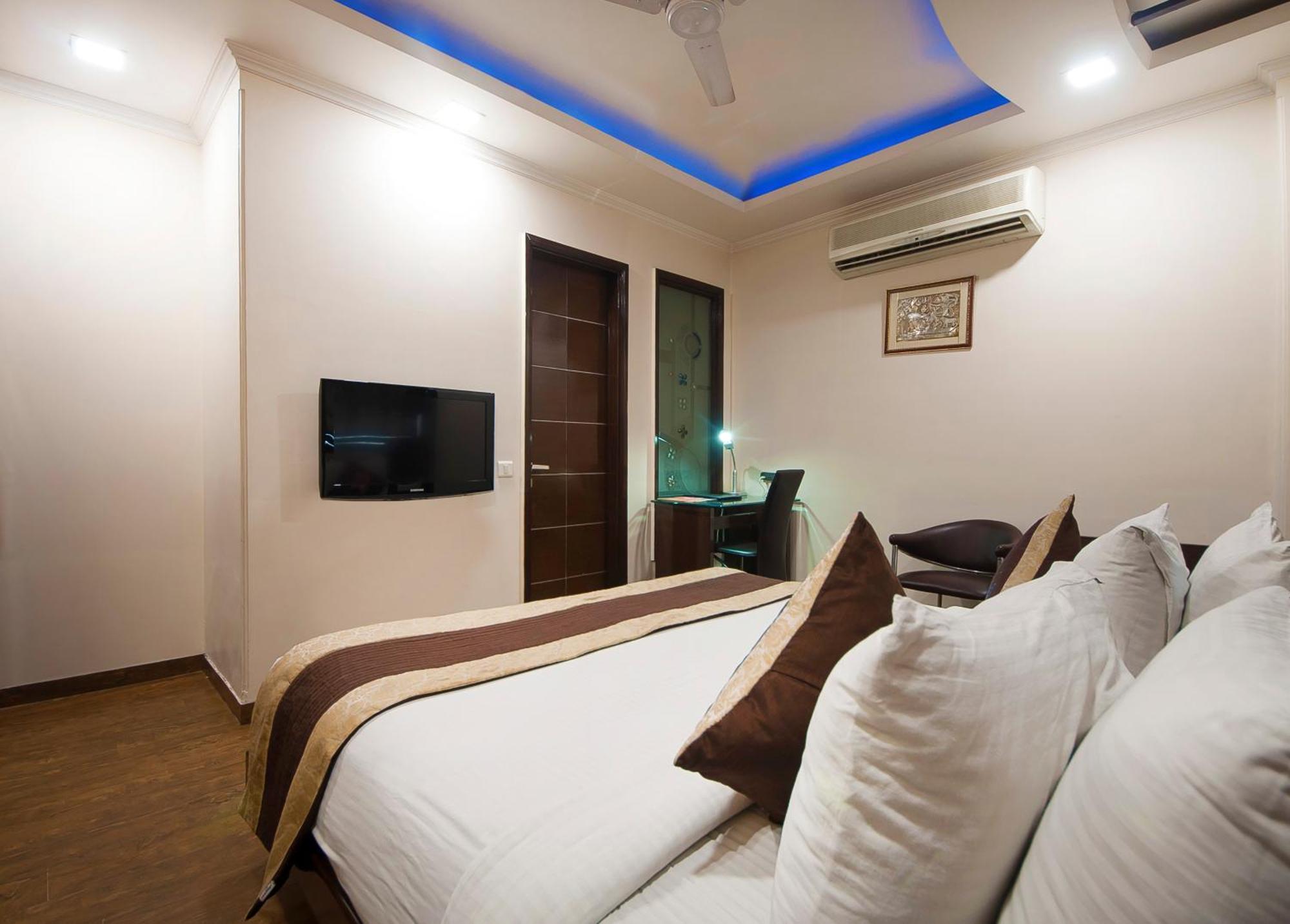 Hotel Le Cadre New Delhi Exterior photo