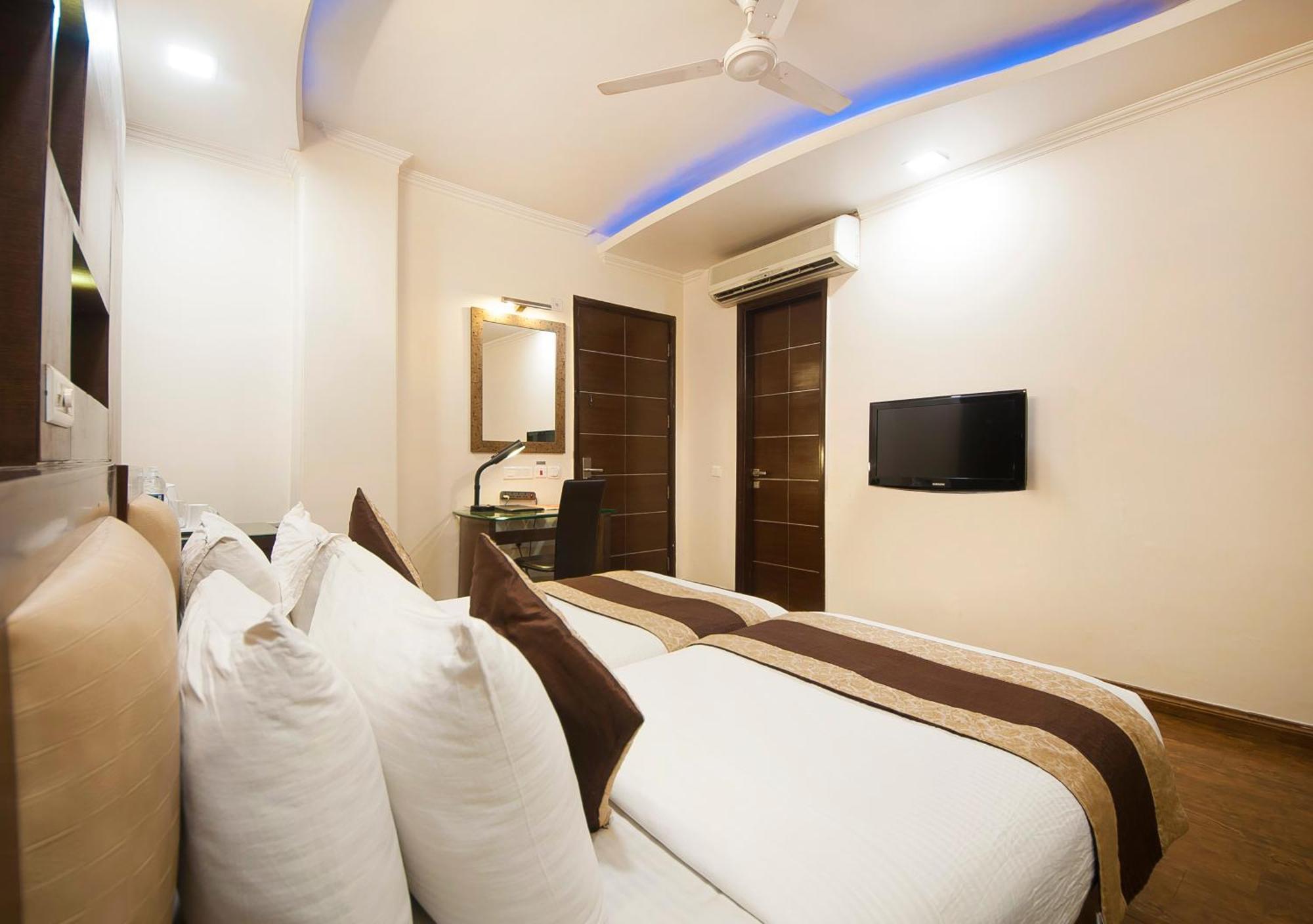 Hotel Le Cadre New Delhi Exterior photo