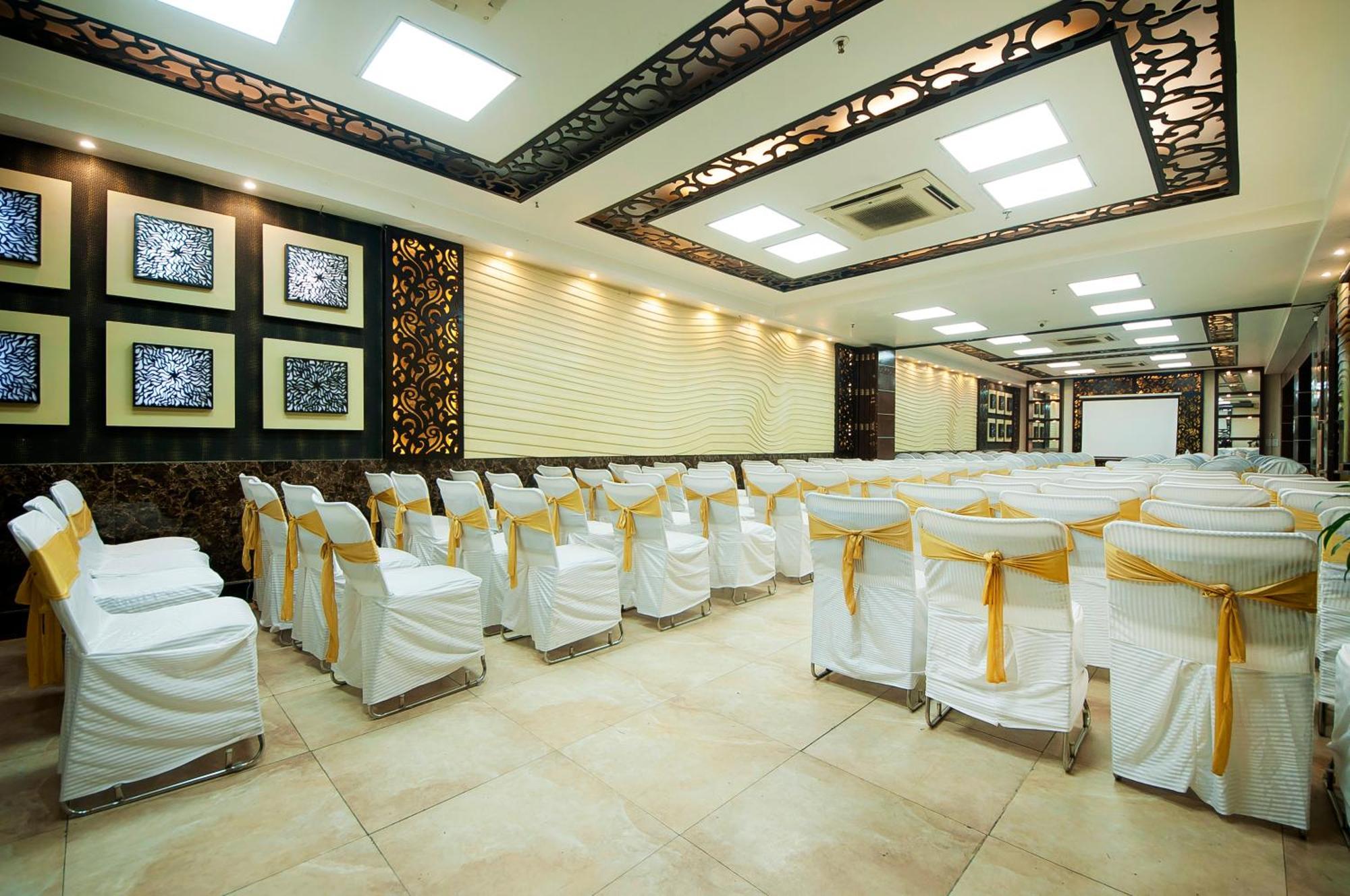 Hotel Le Cadre New Delhi Exterior photo