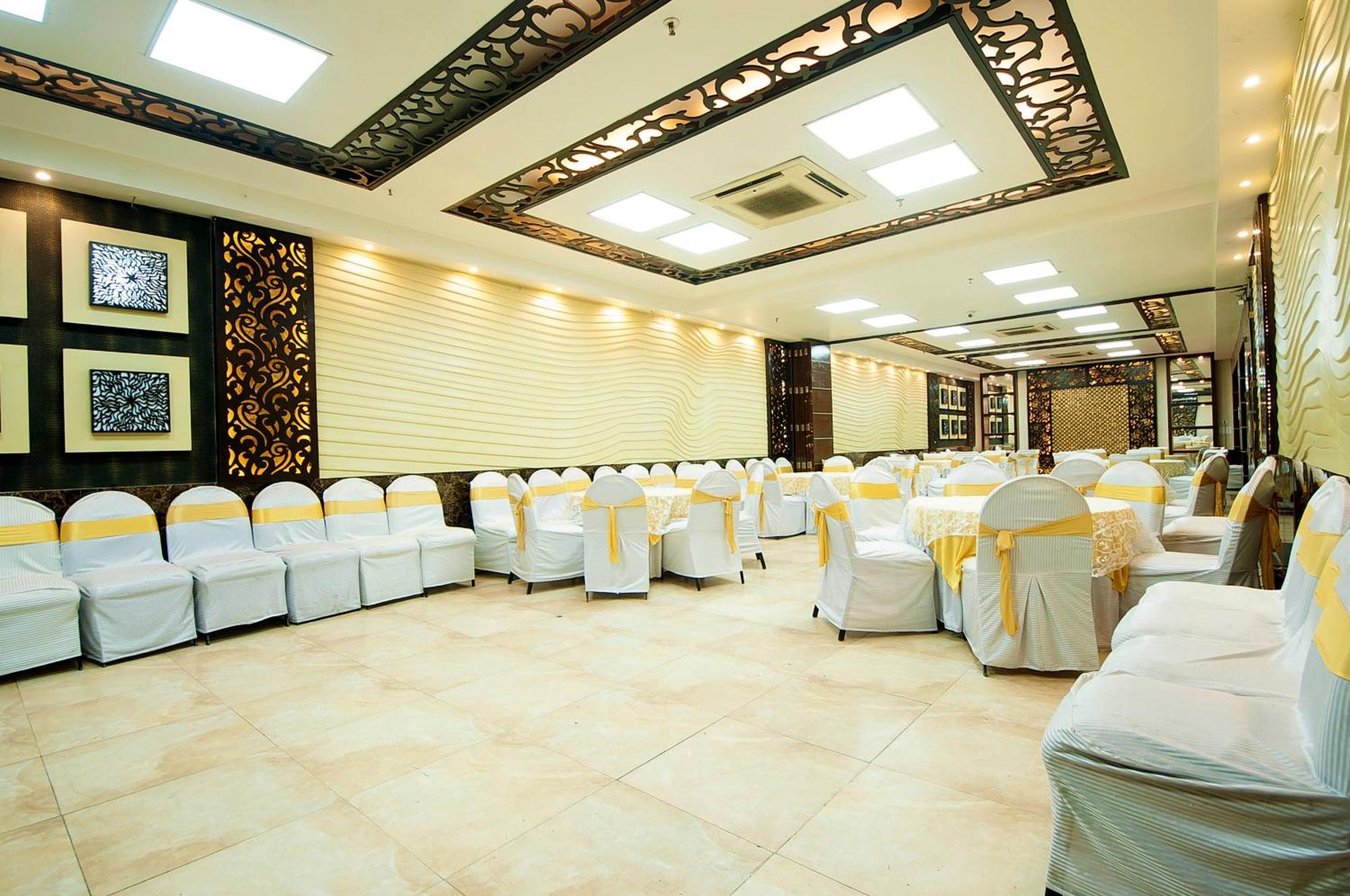 Hotel Le Cadre New Delhi Exterior photo