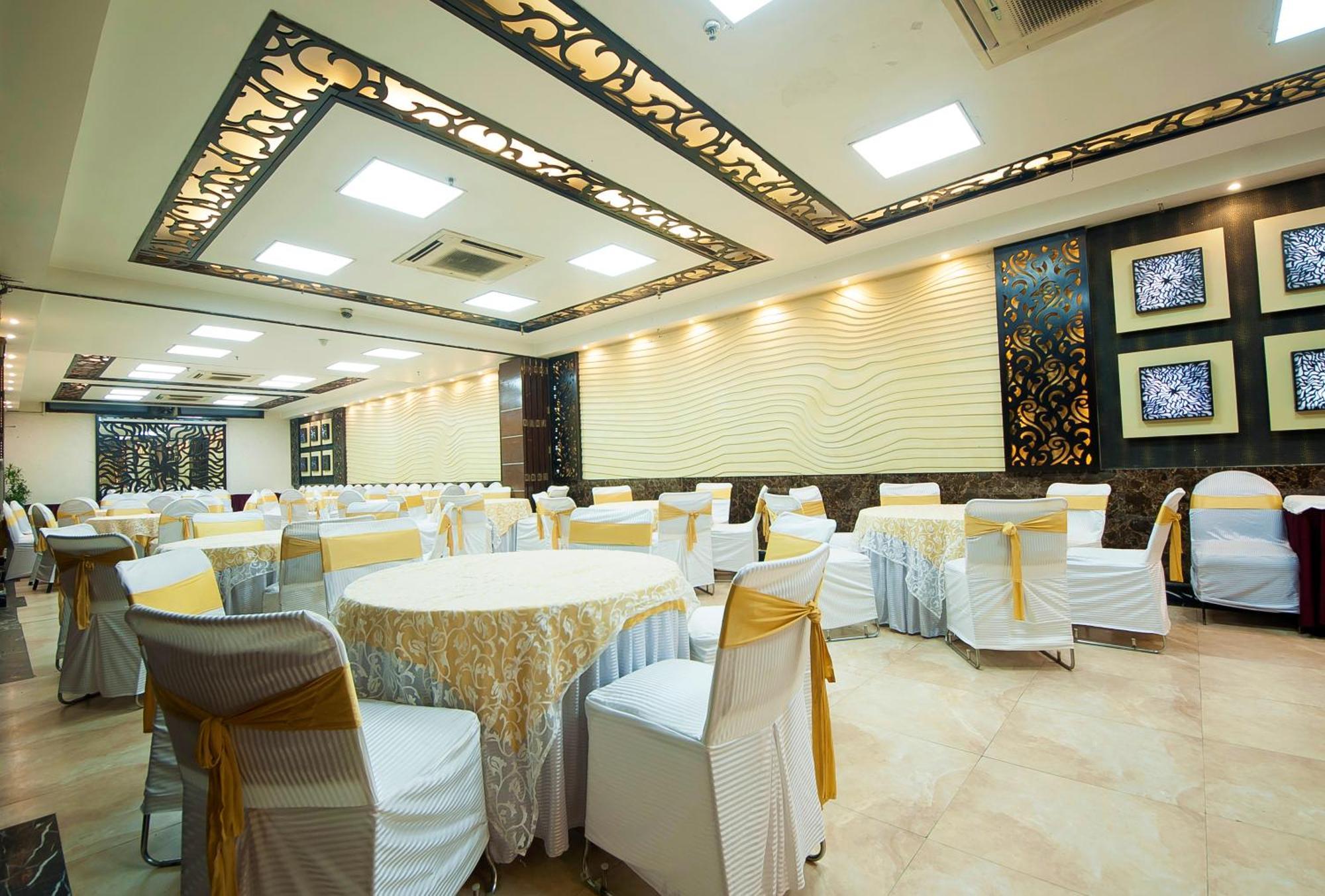 Hotel Le Cadre New Delhi Exterior photo