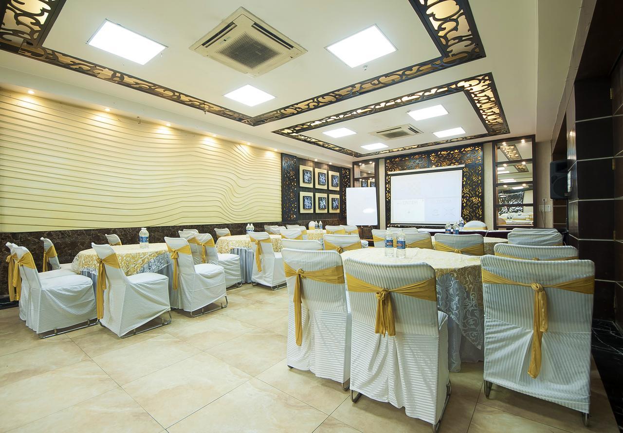 Hotel Le Cadre New Delhi Exterior photo