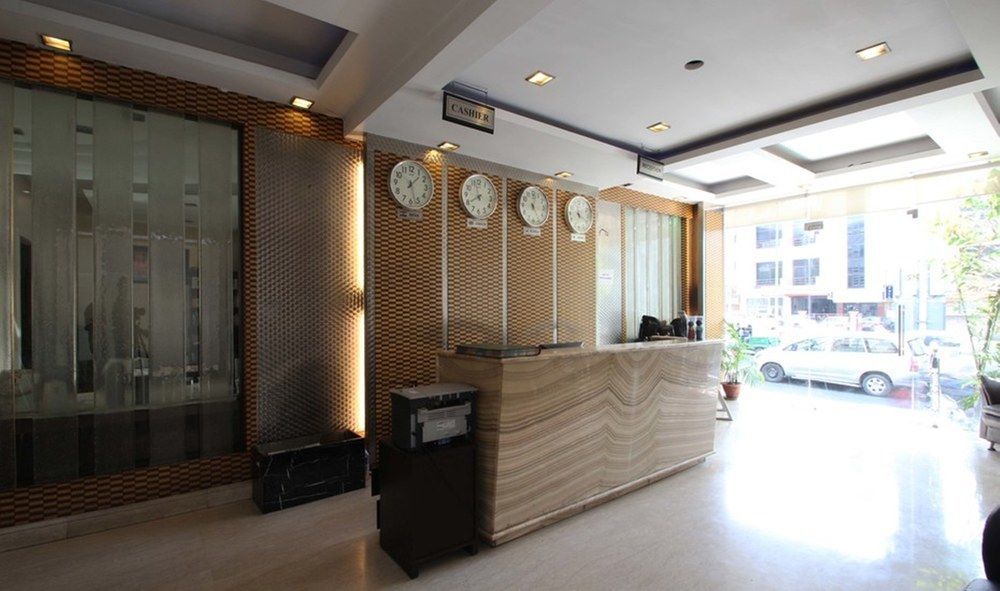 Hotel Le Cadre New Delhi Exterior photo