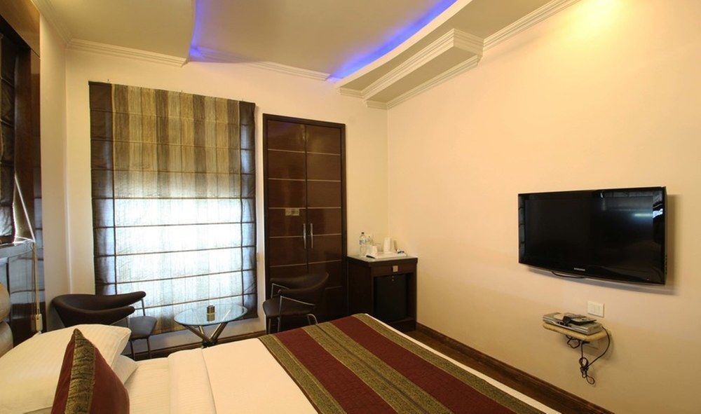 Hotel Le Cadre New Delhi Exterior photo