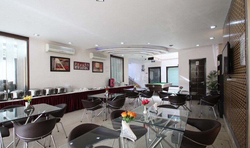 Hotel Le Cadre New Delhi Exterior photo