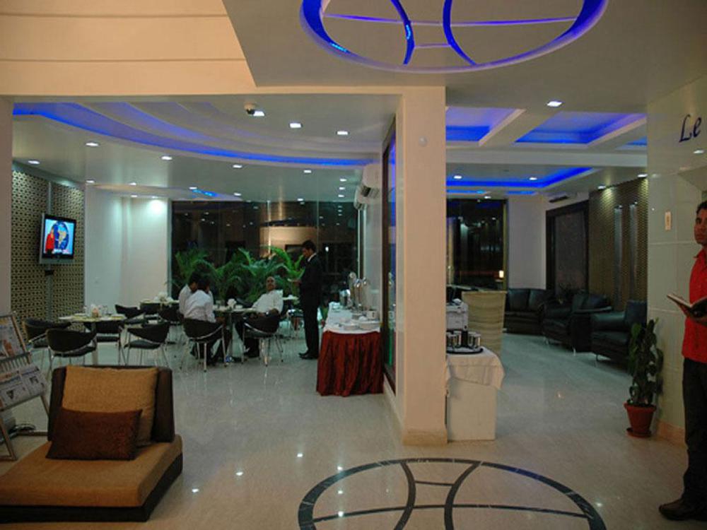 Hotel Le Cadre New Delhi Exterior photo